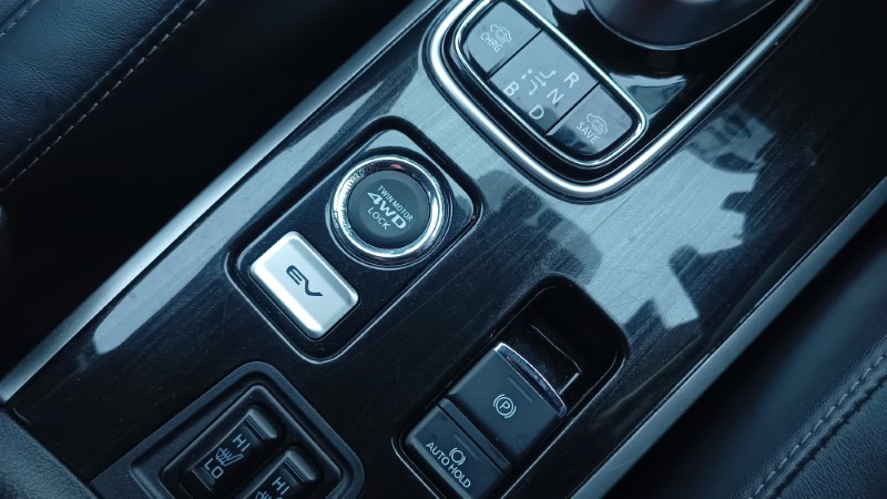 Outlander Phev Stockport Car Sales (17)